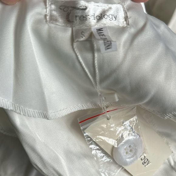 Silky feel cream Trench Coat jacket - Picture 3 of 4